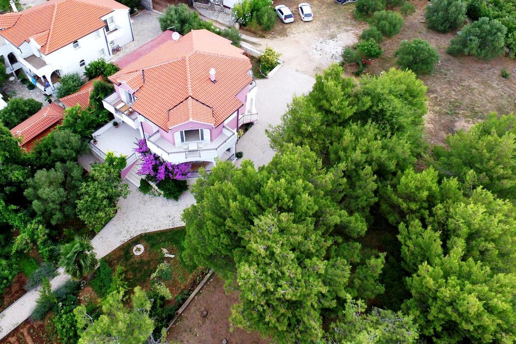 Apartments La Mirage Pirovac Esterno foto